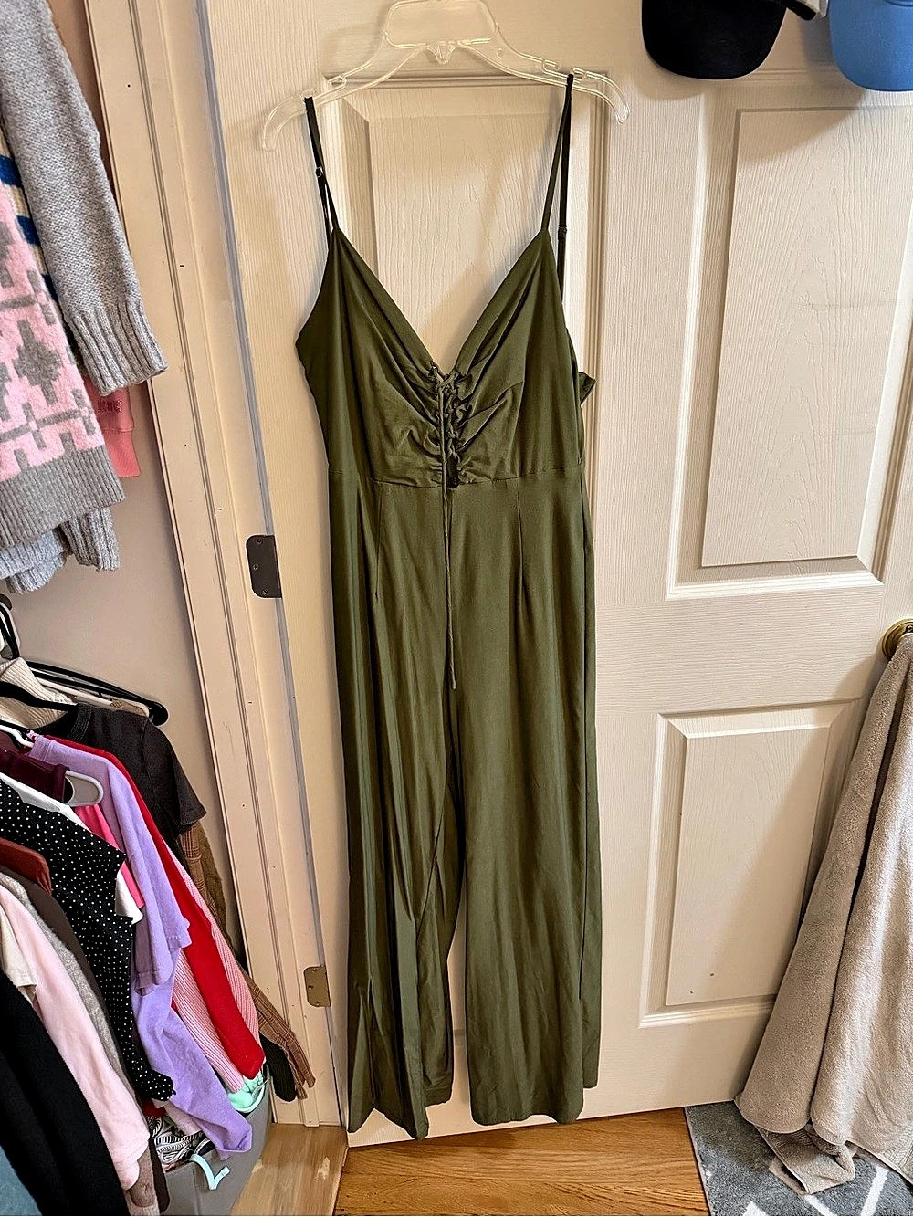 Forever 21 Ruched Olive Maxi Dress Size Small Like New